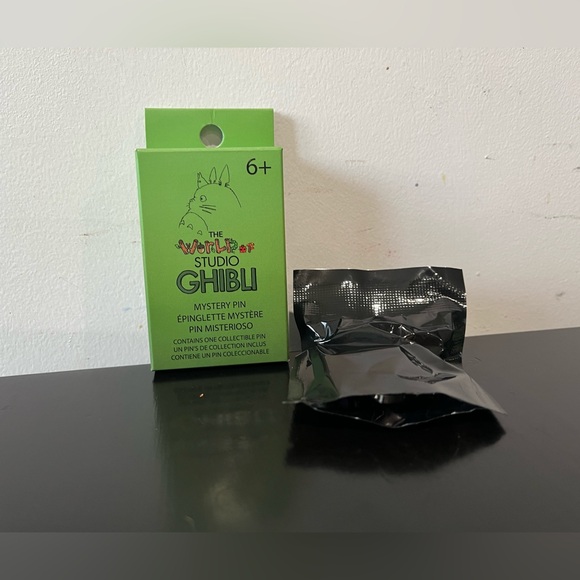 Loungefly Studio Ghibli Stained Glass of Spirited Away No Face Portrait Pin - Picture 6 of 11